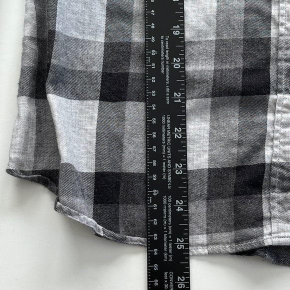 J. Crew Womens Buffalo Check Button Up Shirt XS Gray Plaid Cabin Core Grunge - Picture 4 of 10